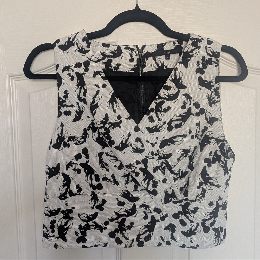 Tibi Black and White Floral Wrap Crop Sleeveless Blouse Size 8